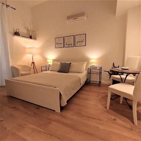 Il Girasole Bb Cagliari Bed & Breakfast ภายนอก รูปภาพ
