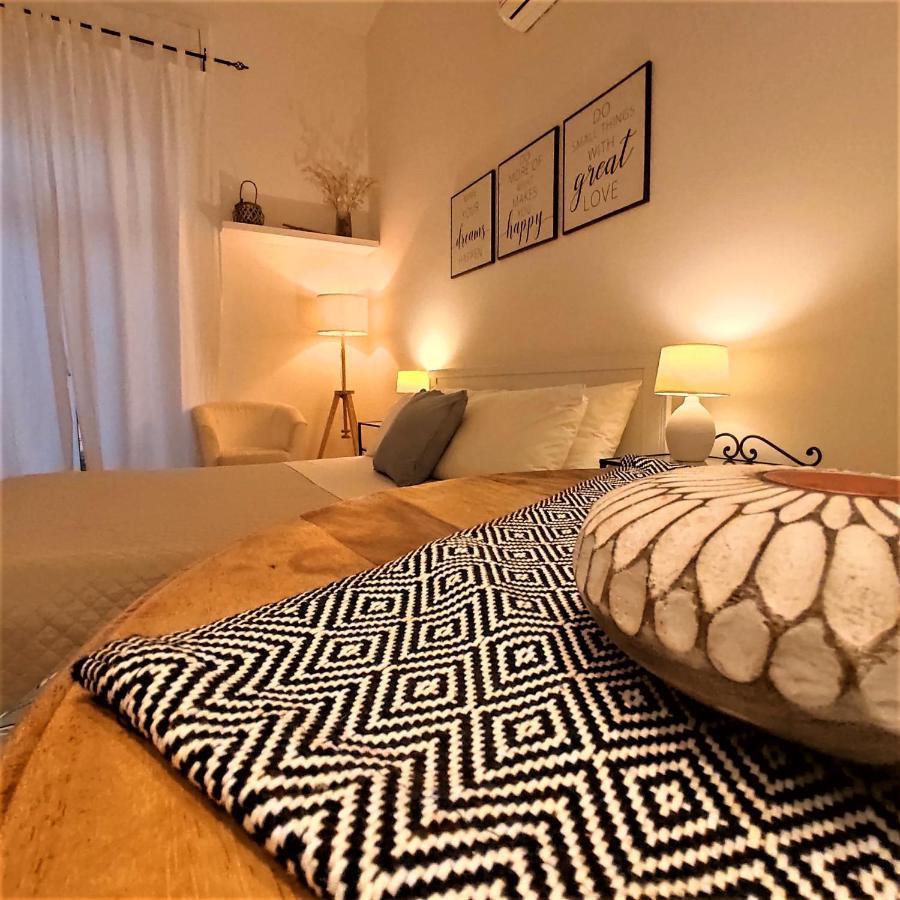 Il Girasole Bb Cagliari Bed & Breakfast ภายนอก รูปภาพ