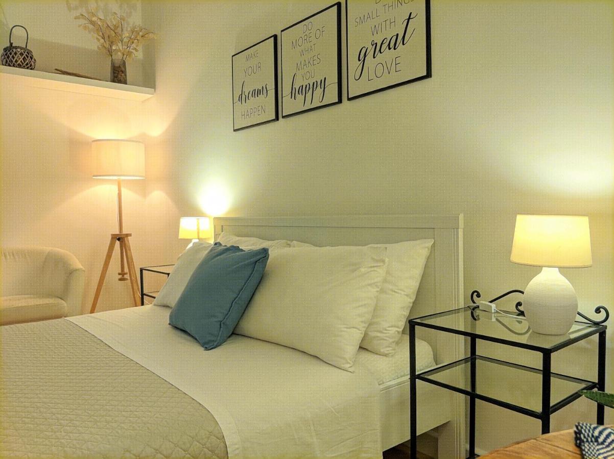 Il Girasole Bb Cagliari Bed & Breakfast ภายนอก รูปภาพ