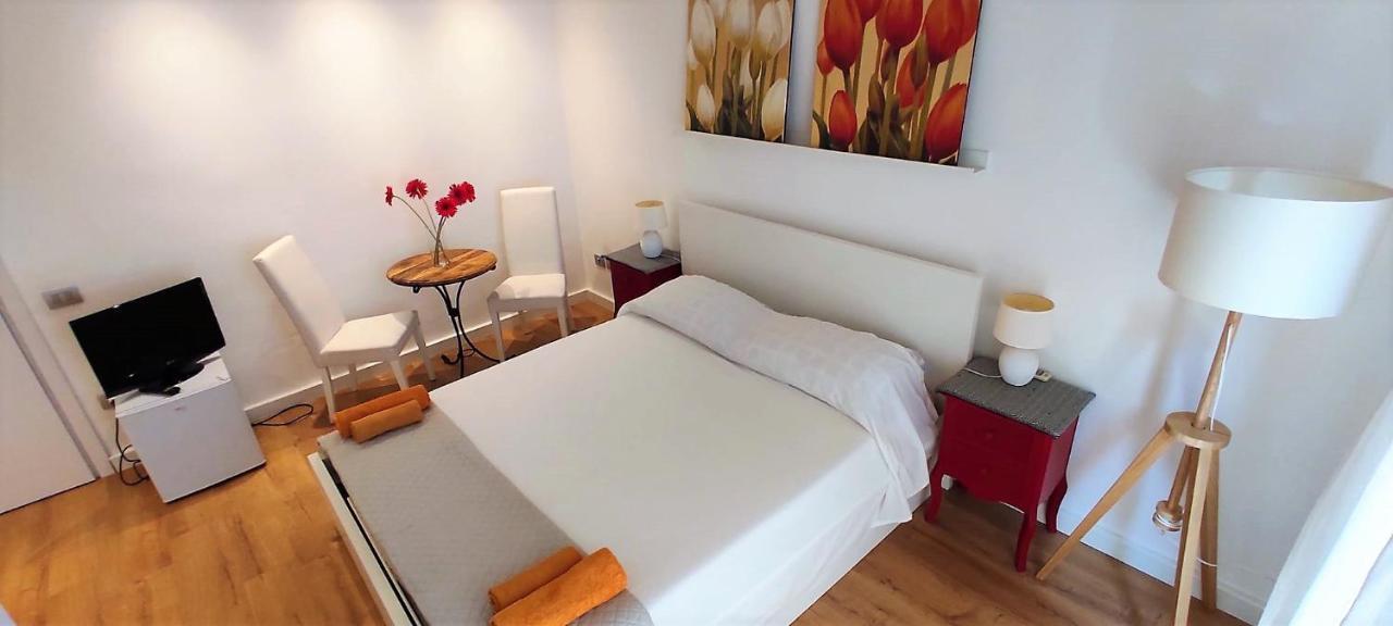 Il Girasole Bb Cagliari Bed & Breakfast ภายนอก รูปภาพ